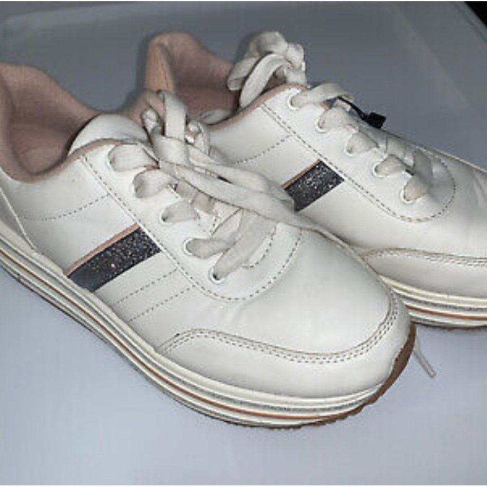 Zara Basic Collection Women’s White casual Sneaker Shoes Size 36 EUR/US 6